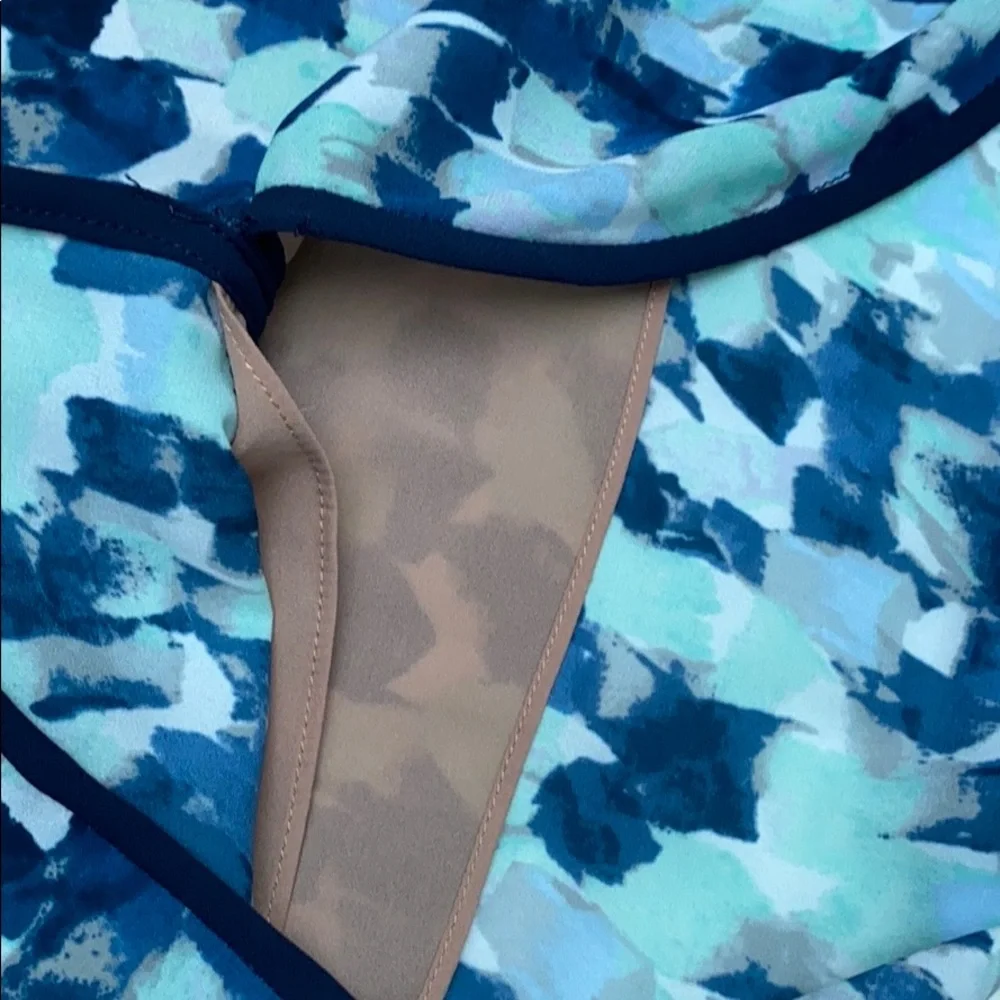 BCBGMaxAzria Blue and White Long Sleeve Dress - Picture 6 of 7